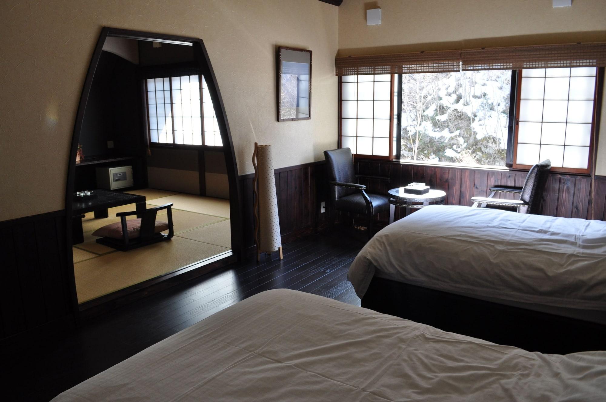 ホテル Hida Tsuzuri Oboro 高山市 エクステリア 写真