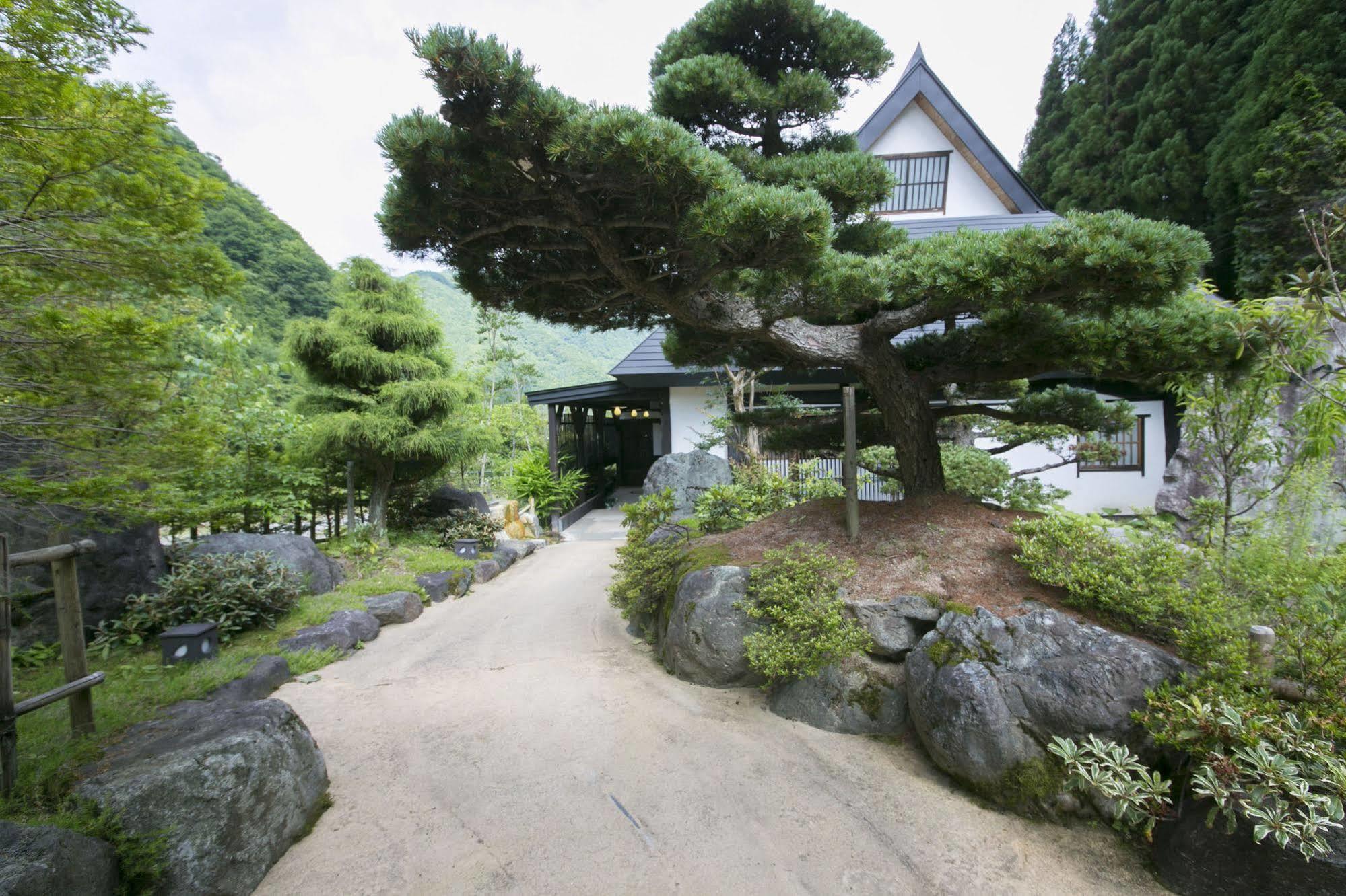 ホテル Hida Tsuzuri Oboro 高山市 エクステリア 写真